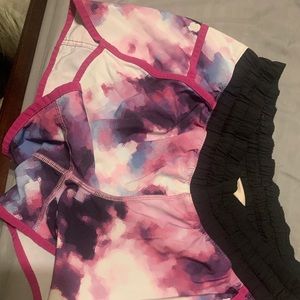 lululemon shorts size 6 small